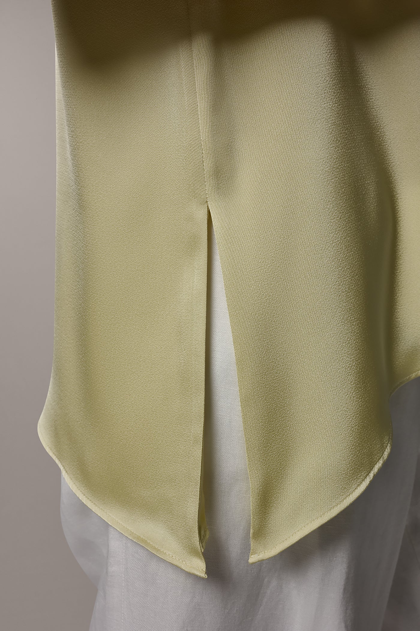 SLEEVELESS ASYMMETRIC BEAD TANK