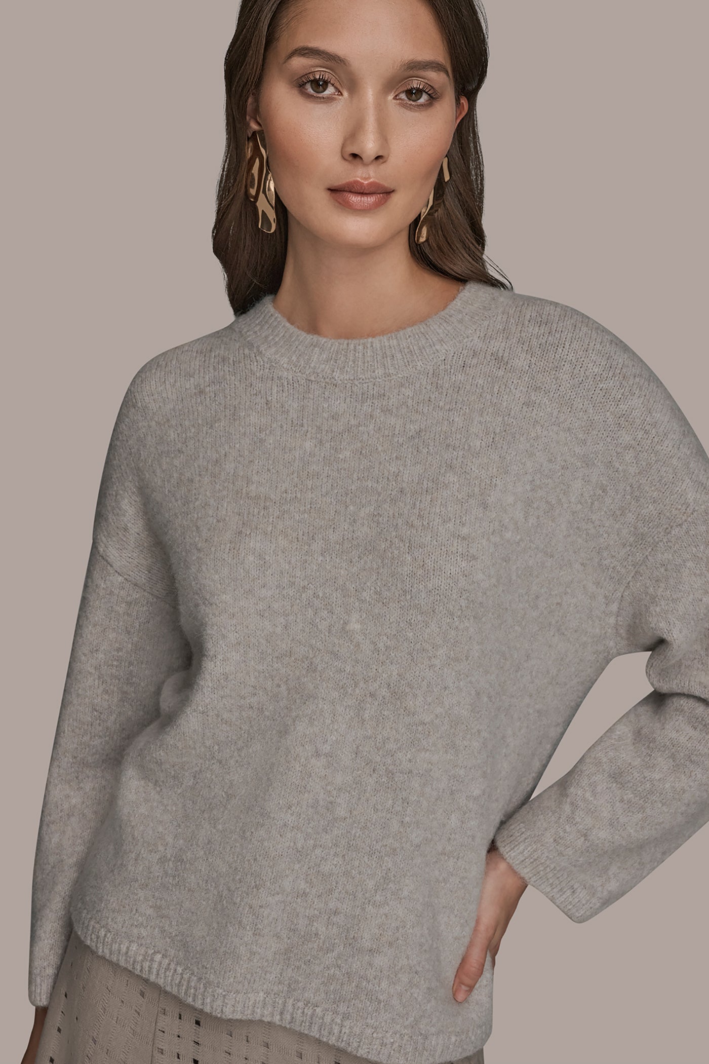 OVERSIZED LONG SLEEVE CREW-NECK SWEATER