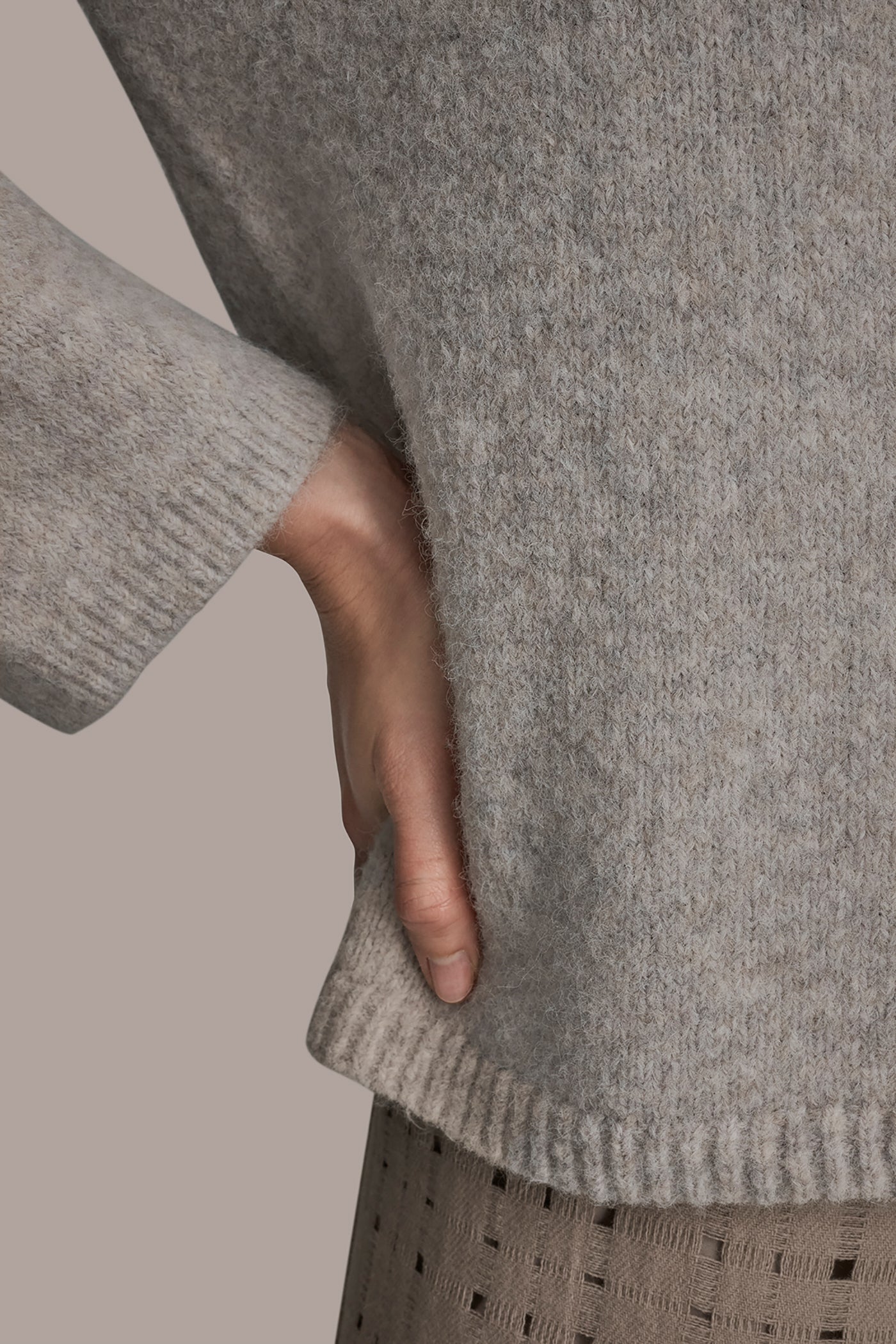 OVERSIZED LONG SLEEVE CREW-NECK SWEATER