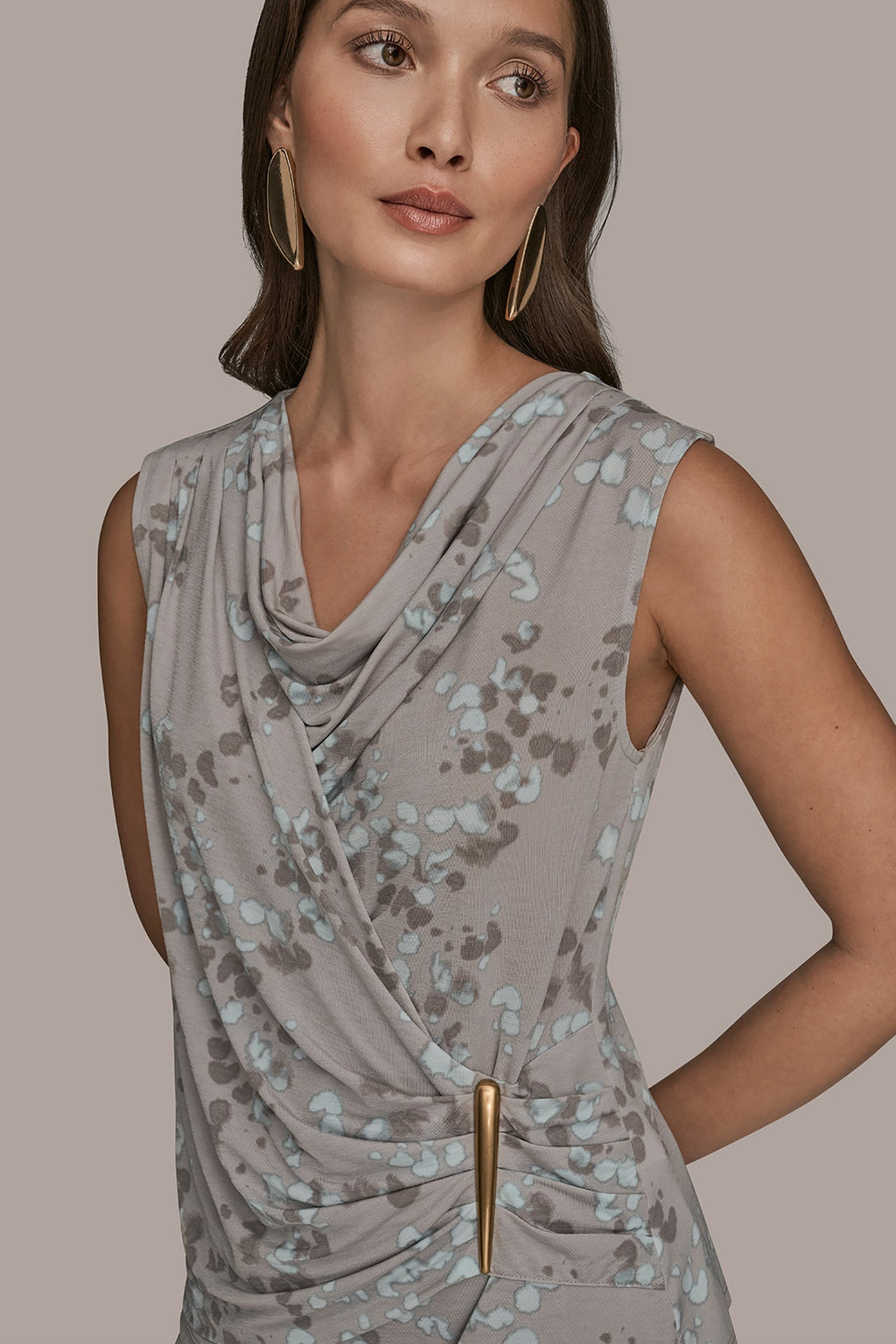 PRINTED SLEEVELESS COWL-NECK WRAP TOP