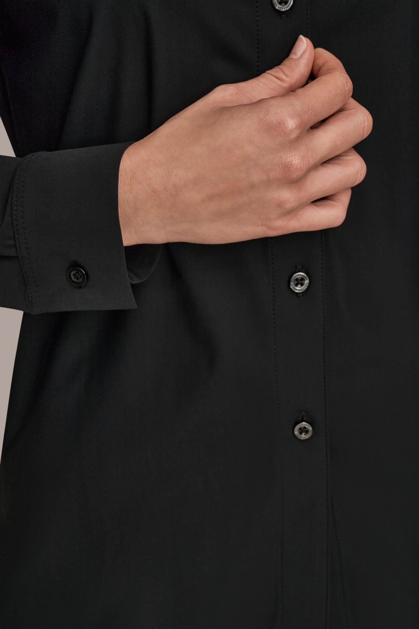 THE MODERN TRAVEL BUTTON-DOWN SHIRT