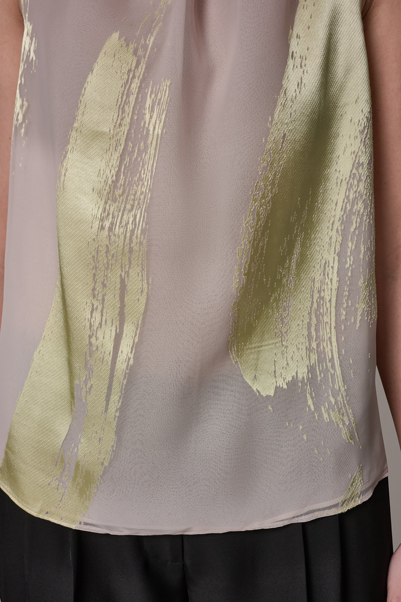 SLEEVELESS METALLIC BRUSHSTROKE BLOUSE