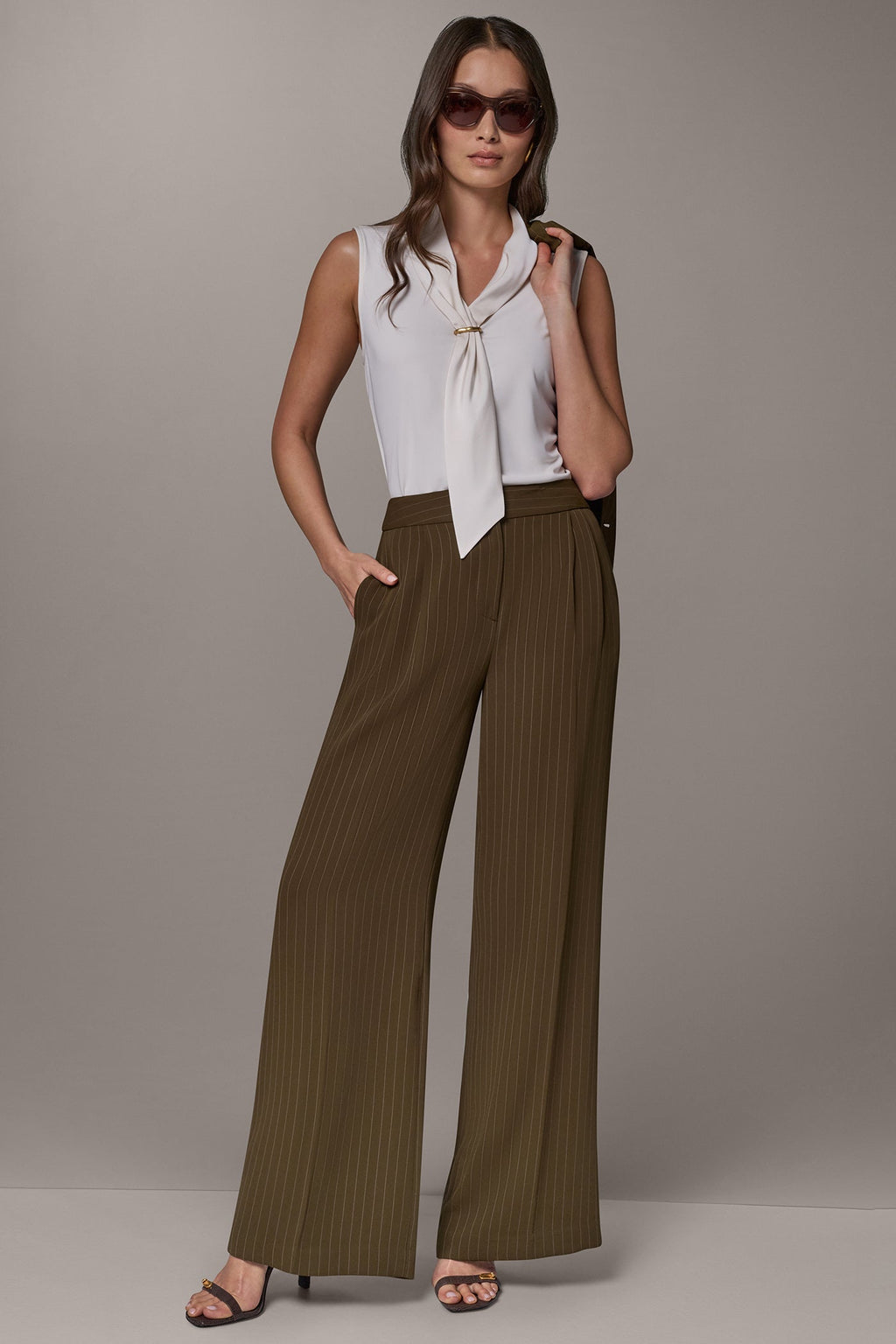SLEEVELESS SCARF-NECK BLOUSE
